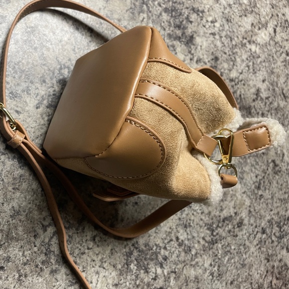 Tan Shearling-Trimmed Women's Bag

Soooo cute!! But small! - Picture 6 of 7